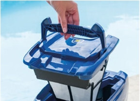 зручне верхнє розташування бокс–фільтра в робот–пилосос Zodiac Tornax RT 2100