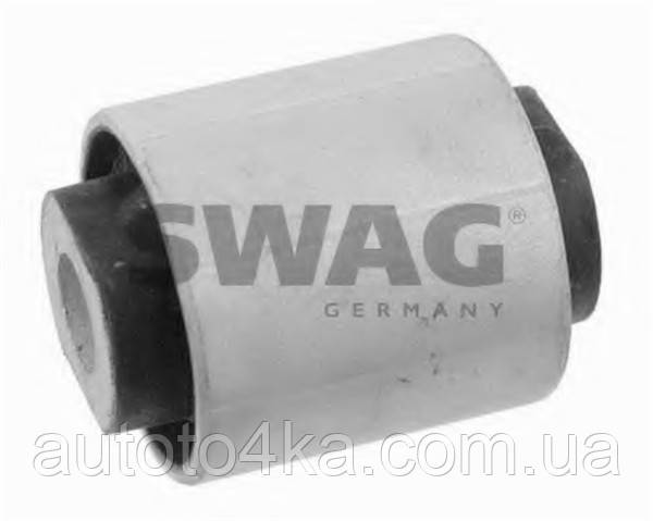 Сайлентблок нижнього важеля передньої підвіски задній SWAG 32923364