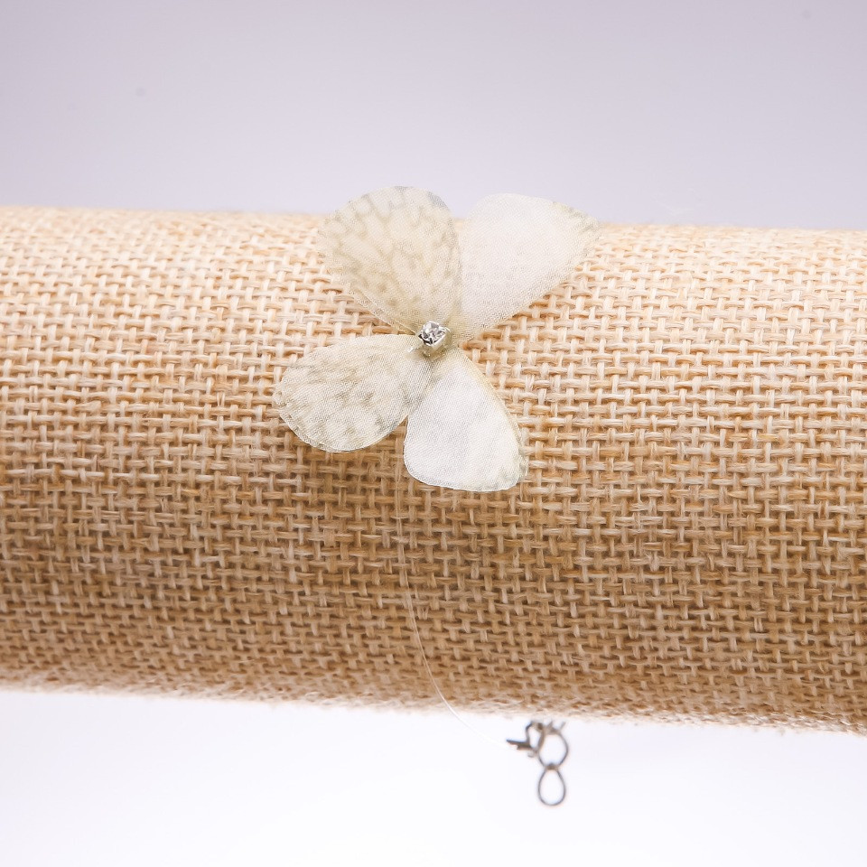 Знижка! Браслет-чокер на невидимій силіконовій волосіні Метелик ( органза ) світло-зелена d-33х27мм L-16-20см, фото 1