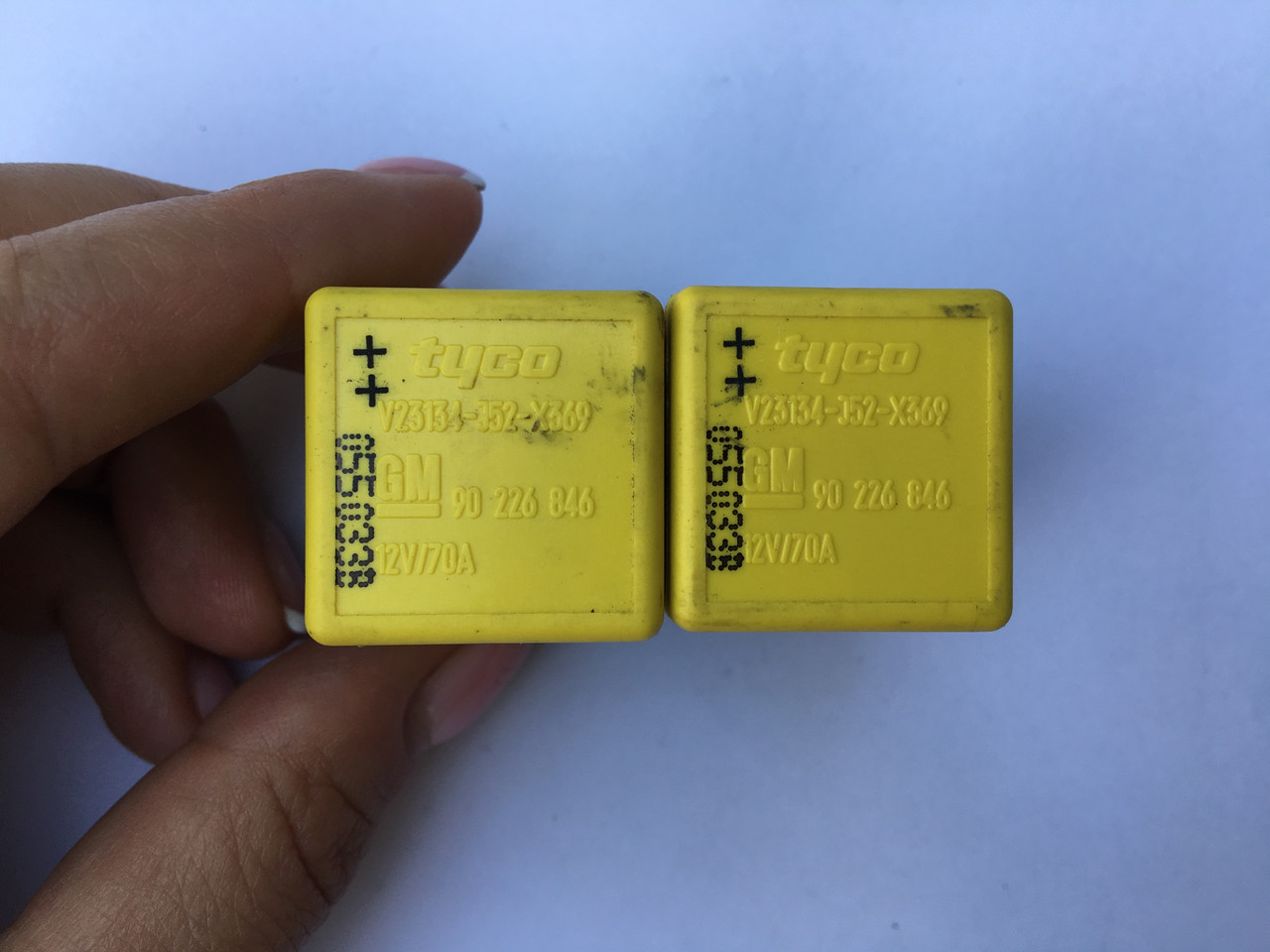 Автомобільне реле V23134-J52-X369 / V23134J52X369 / 90226846 12V 70A TYCO GM, фото 1