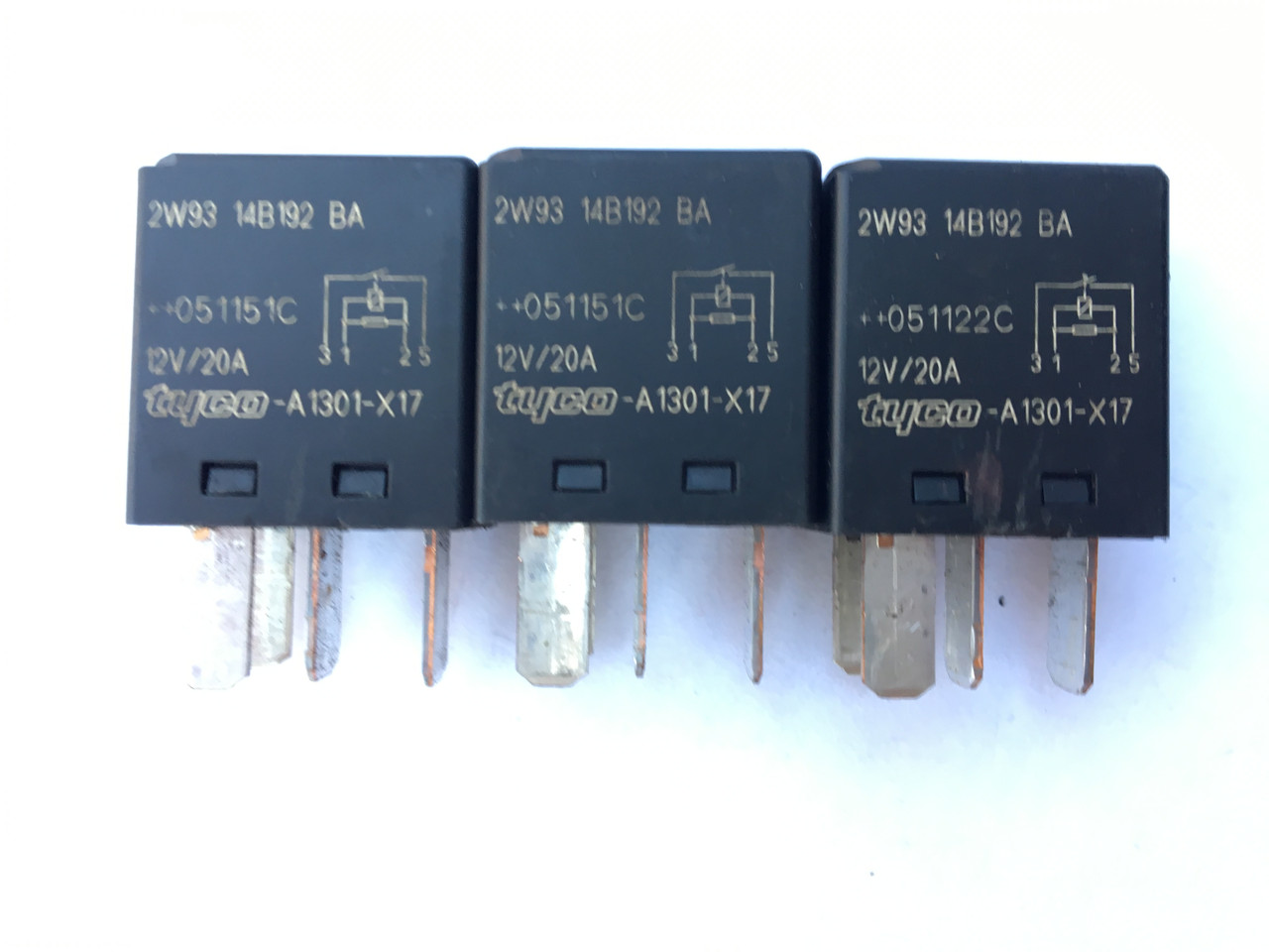 Автомобільне реле 2W9314B192BA A1301-X17 V23074 PA66-GF25 Tyco