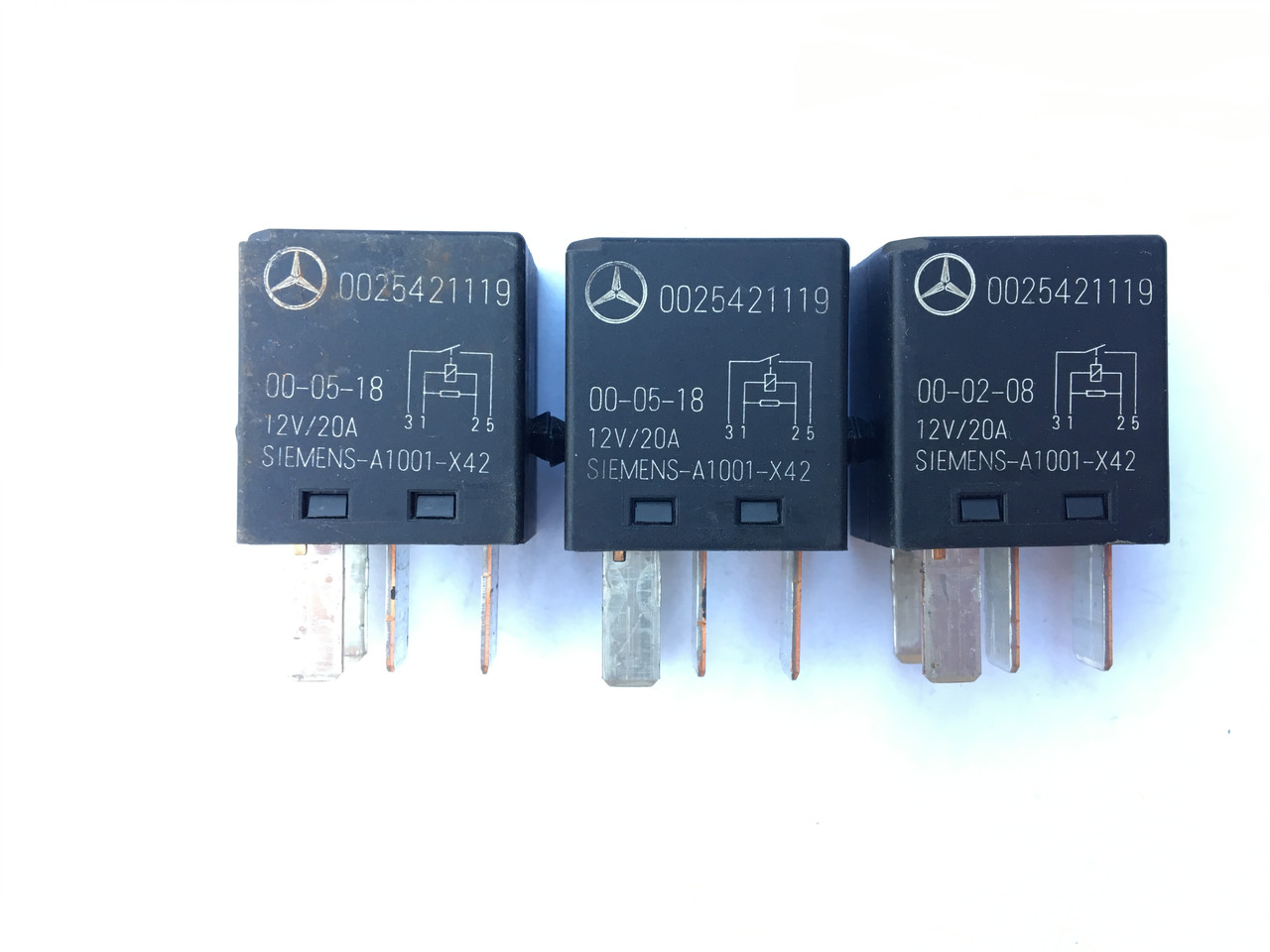 Автомобільне реле 0025421119 V23074 PA66-GF25 Siemens A1001-X42 MERCEDES, фото 1