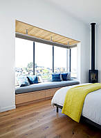 М'яка зона біля вікна в сучасному стилі