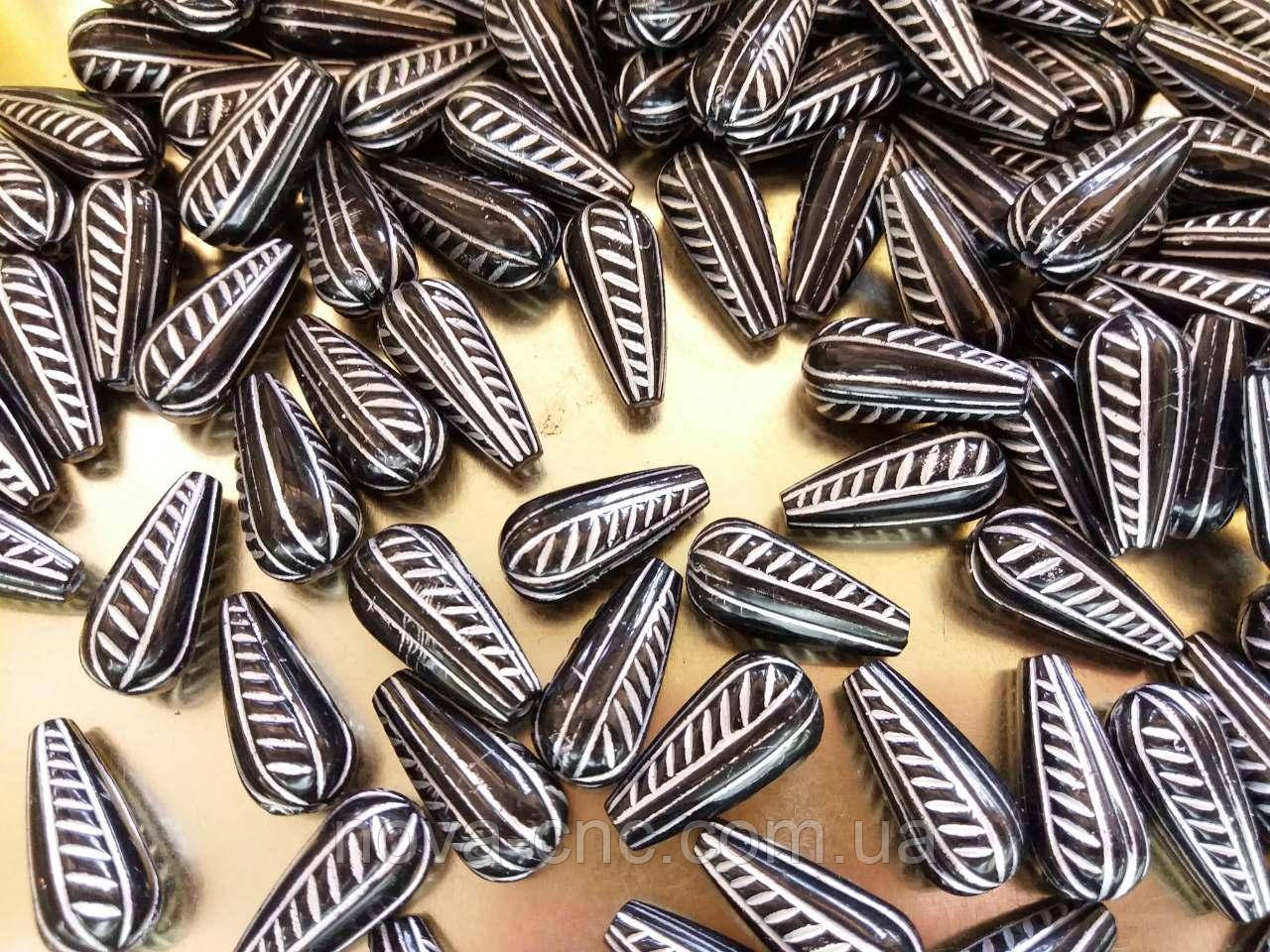 Бусини пластик "Крапля" чорний із білим 22 мм 500 грамів