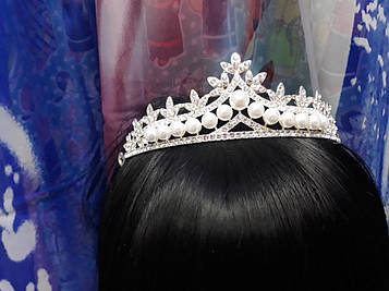 Срібна велика корона тіара з білими каменями і перлинами гірський кришталь