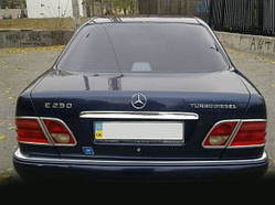 Накладка на багажник Mercedes Benz e-class w210