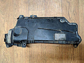 Кришка двигуна (пластиковий захист ГБЦ) Renault Trafic, Opel Vivaro 2.0, 2011-2014, 8200805844 (Б/У)