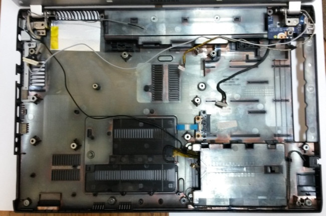 Samsung R518, R520 Корпус D (нижня частина корпусу) (BA75-02202A) б/в, фото 1