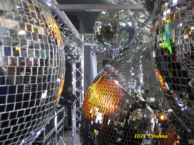 Виготовлення дзеркальних куль під замовлення будь-якого розміру