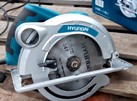 ручка Hyundai C 1800-210