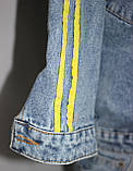 Піджак джинсова Куртка жіноча, стильна модна зі знімним жовтим трикотажним капюшоном, фото 4