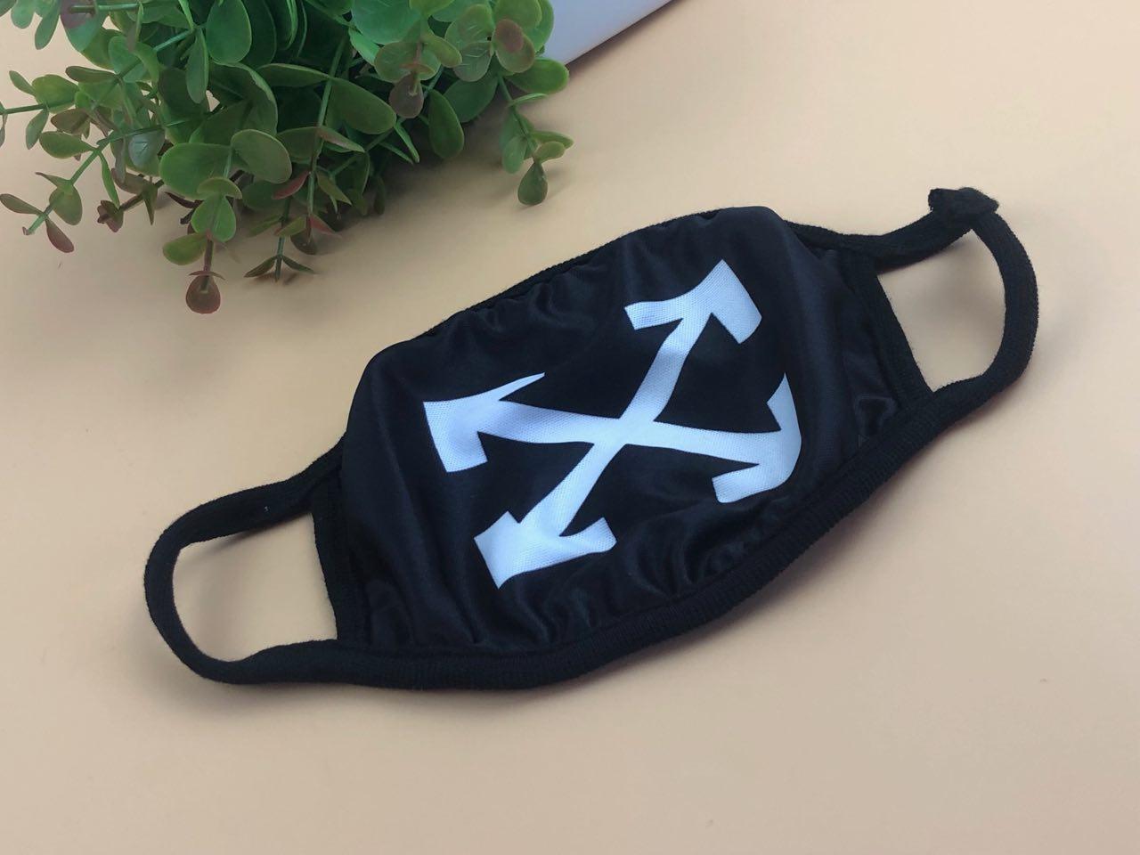 Маска захисна на обличчя багаторазова Бафф Off-White X Чорна