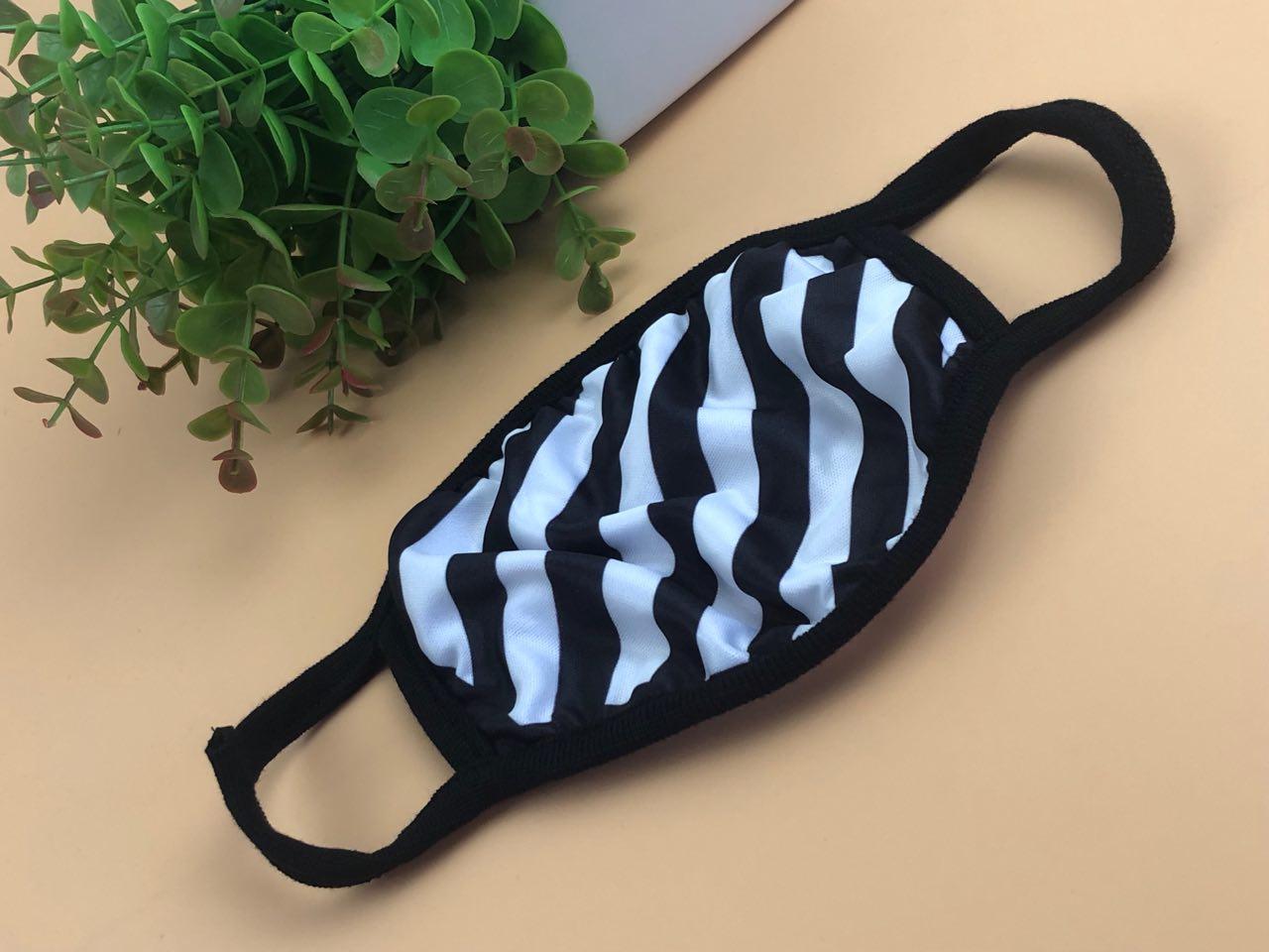 Маска захисна на обличчя багаторазова Бафф Off-White Смуги Чорно-Біла