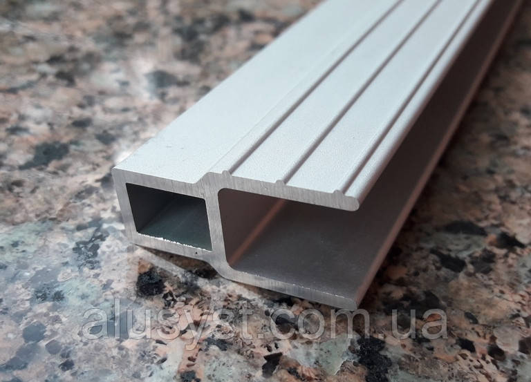 Д подібний профіль для надувного човна / 1,5 метра / паз 12мм