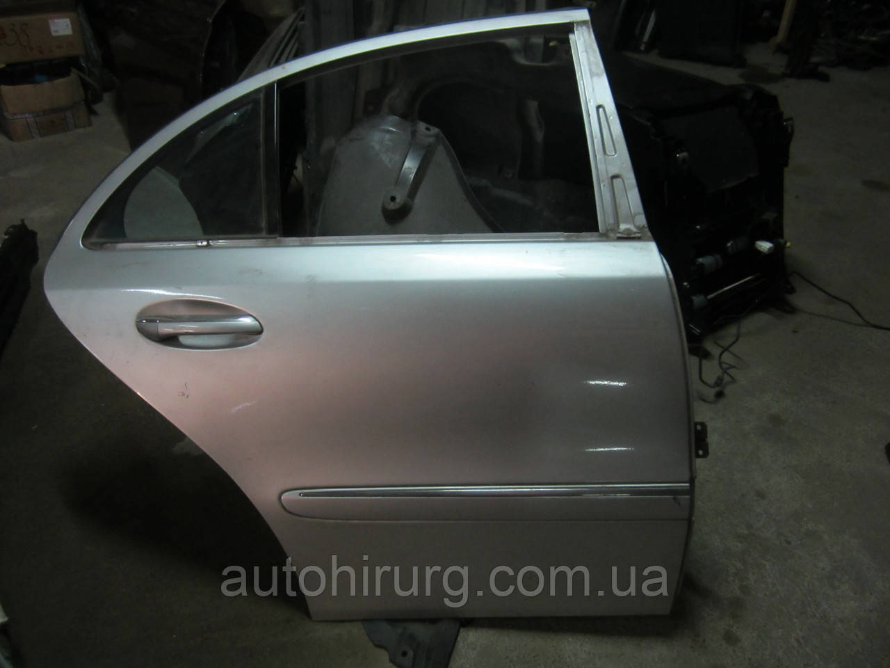 Задні права дверцята mercedes w211 e-class, фото 1