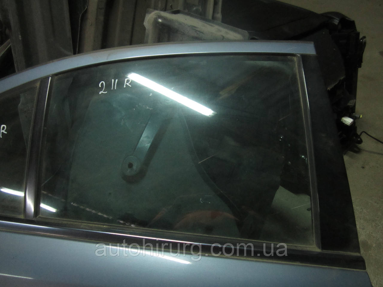 Заднє праве дверне скло MERCEDES-BENZ w211 e-class