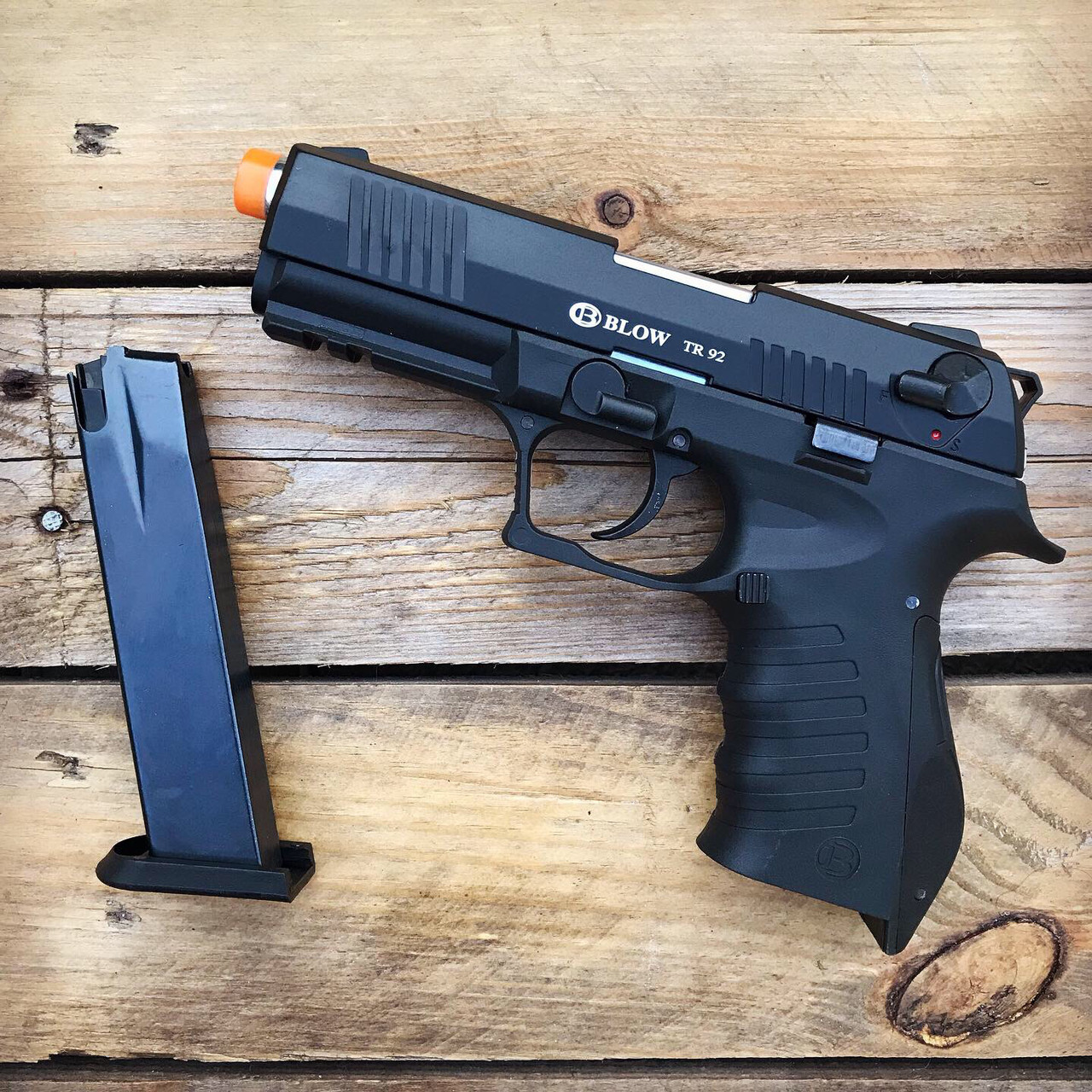 Стартовий пістолет Blow TR 92 MBP 9 мм (чорний)