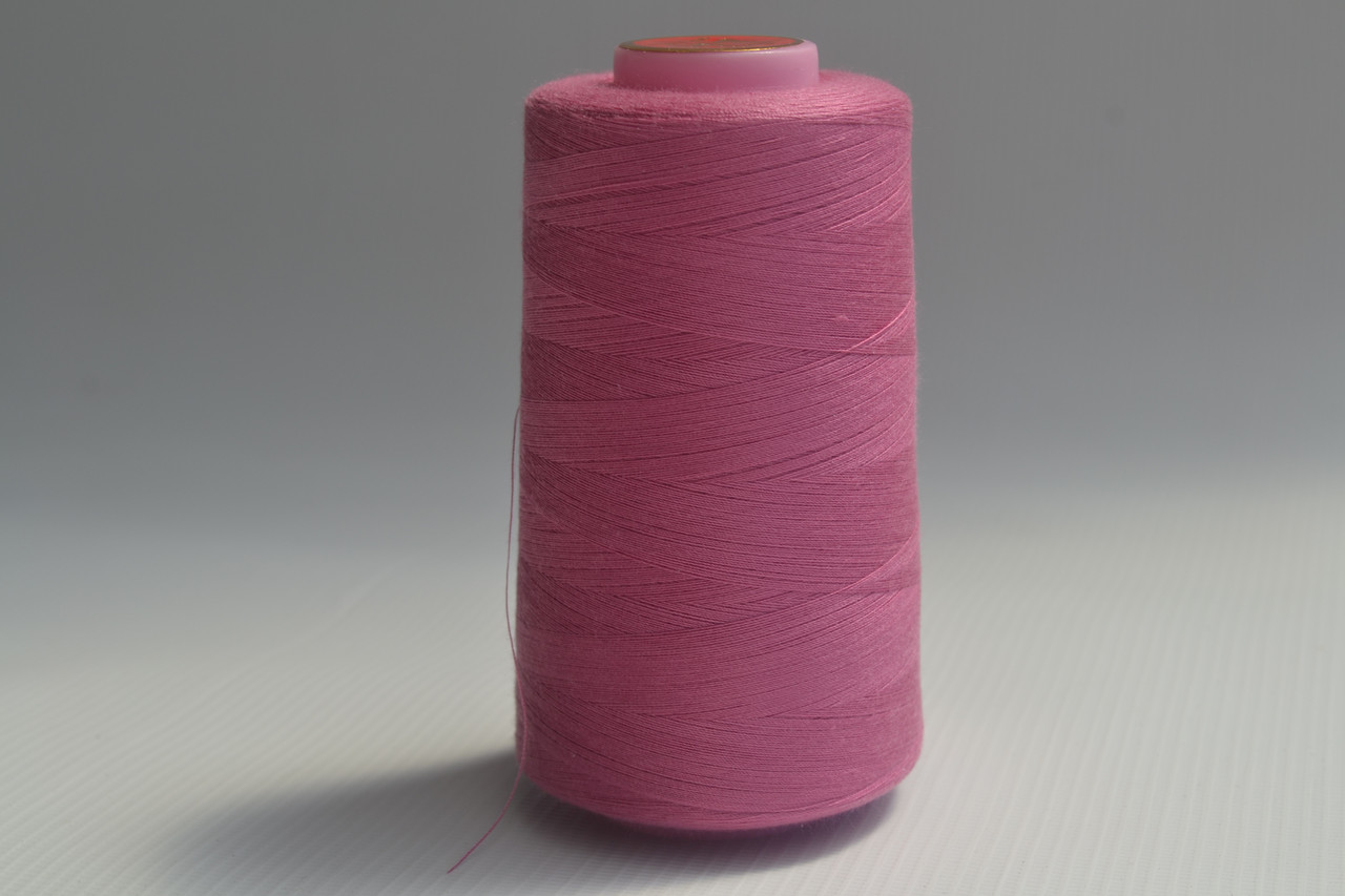 Швейные нитки разных цветов 803