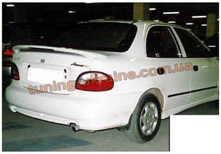 Спойлер зі стопом під фарбування на Hyundai Accent 1999-2005