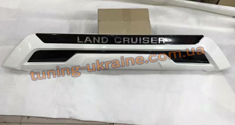 Передня накладка ME-style, під спідницю для Toyota LC 200 2016+