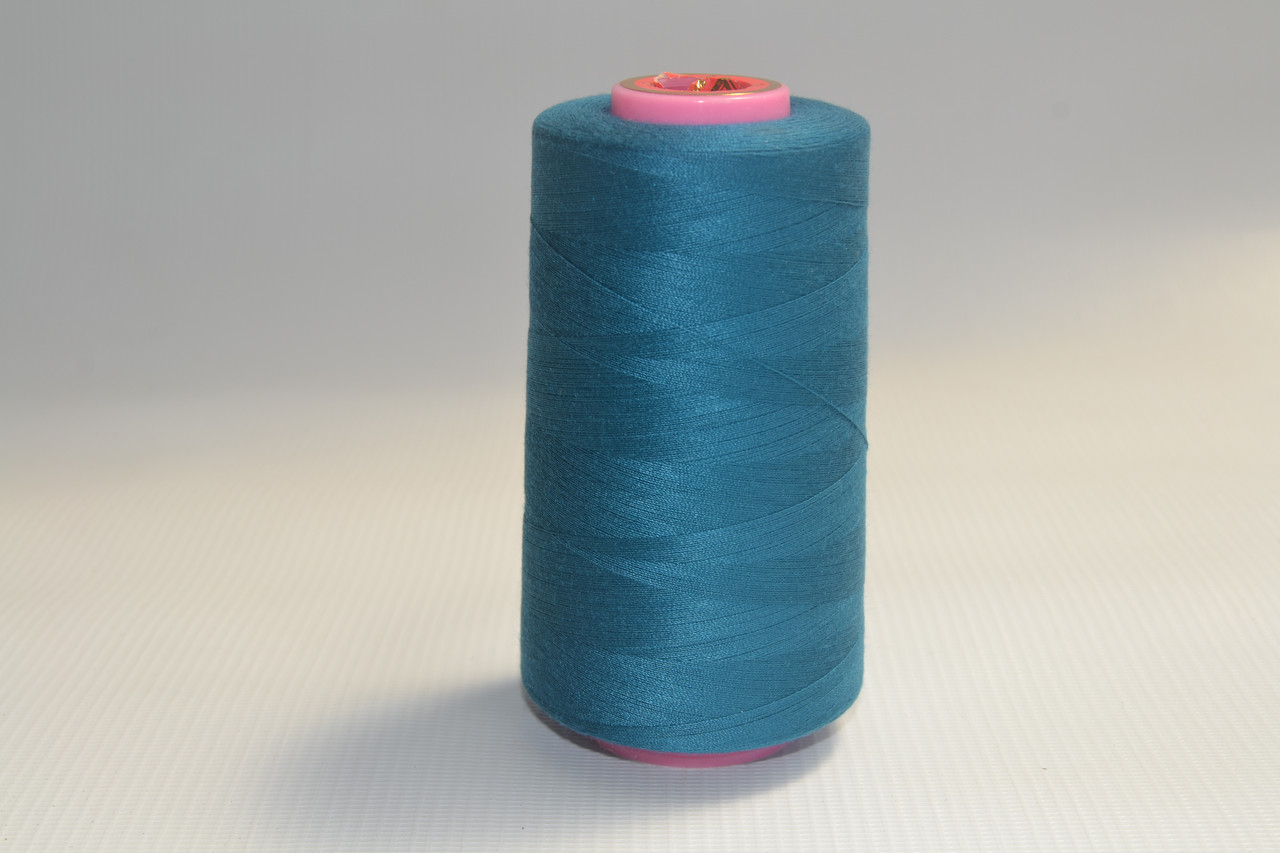 Швейные нитки разных цветов 832