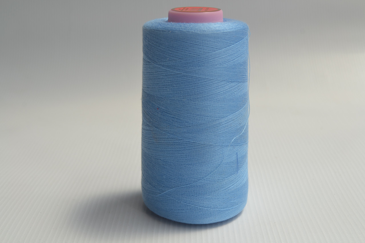 Швейные нитки разных цветов 866