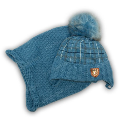 Вязаная шапка на завязках и хомут Вязаная шапка на завязках и хомут