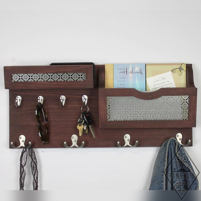 Органайзер для ключей в прихожую. Ключница из дерева настенная. Полки для ключей в прихожую. Узкая полочка для ключей. Полочка для ключей.