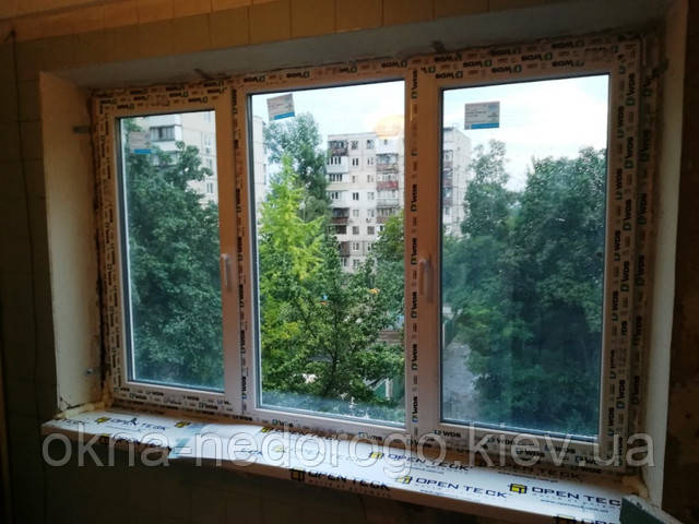Трьохстулкове вікно WDS 400 Київ вул. Гната Юри 9б - бригада №5