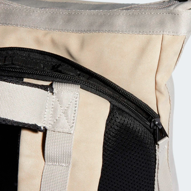 Рюкзак Adidas Iconic Premium Backpack Рюкзак Adidas Iconic Premium Backpack