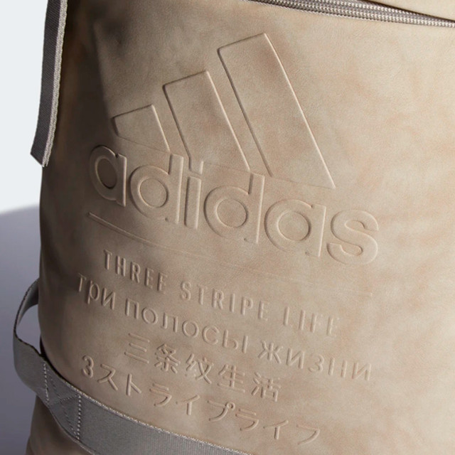 Рюкзак Adidas Iconic Premium Backpack Рюкзак Adidas Iconic Premium Backpack