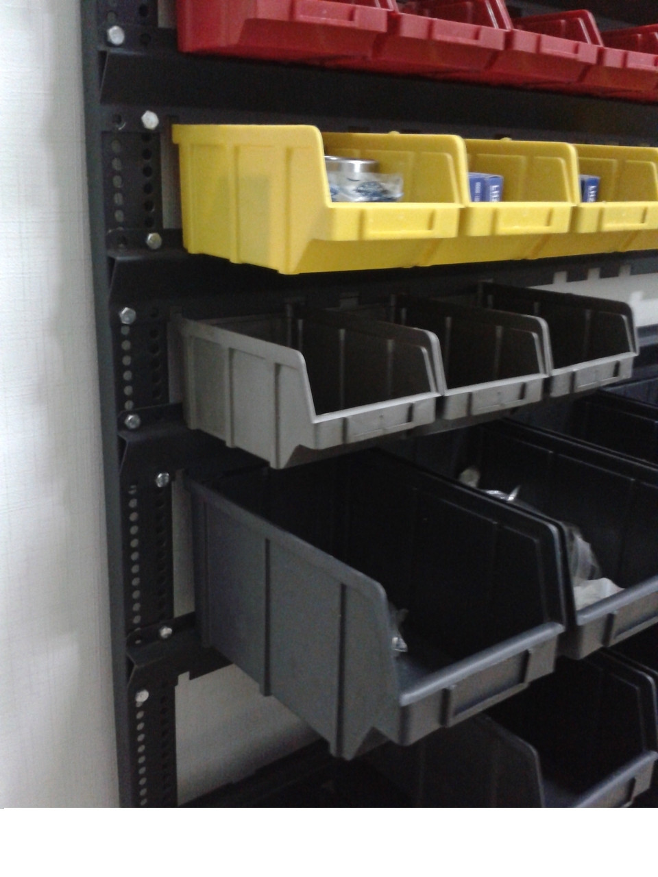 Стеллаж для склада с пластиковыми ящиками для метизов панель торговая для склада гаража под хранение фитингов - фото 2 - id-p111773444