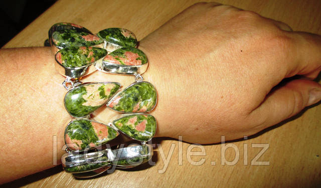 Изысканный браслет из эпидота (унакита) от студии LadyStyle.Biz купить серебряный браслет ювелирные украшения унакит эпидот