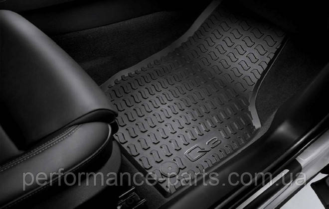 Комплект оригінальних килимків салону Audi Q3 (8U) гумові 8U1061501041 8U0061511041