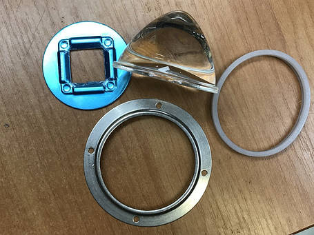 Лінза для світлодіодної матриці 20-200W SL-78 78мм 30-45* з кріпленням Код.59625, фото 1