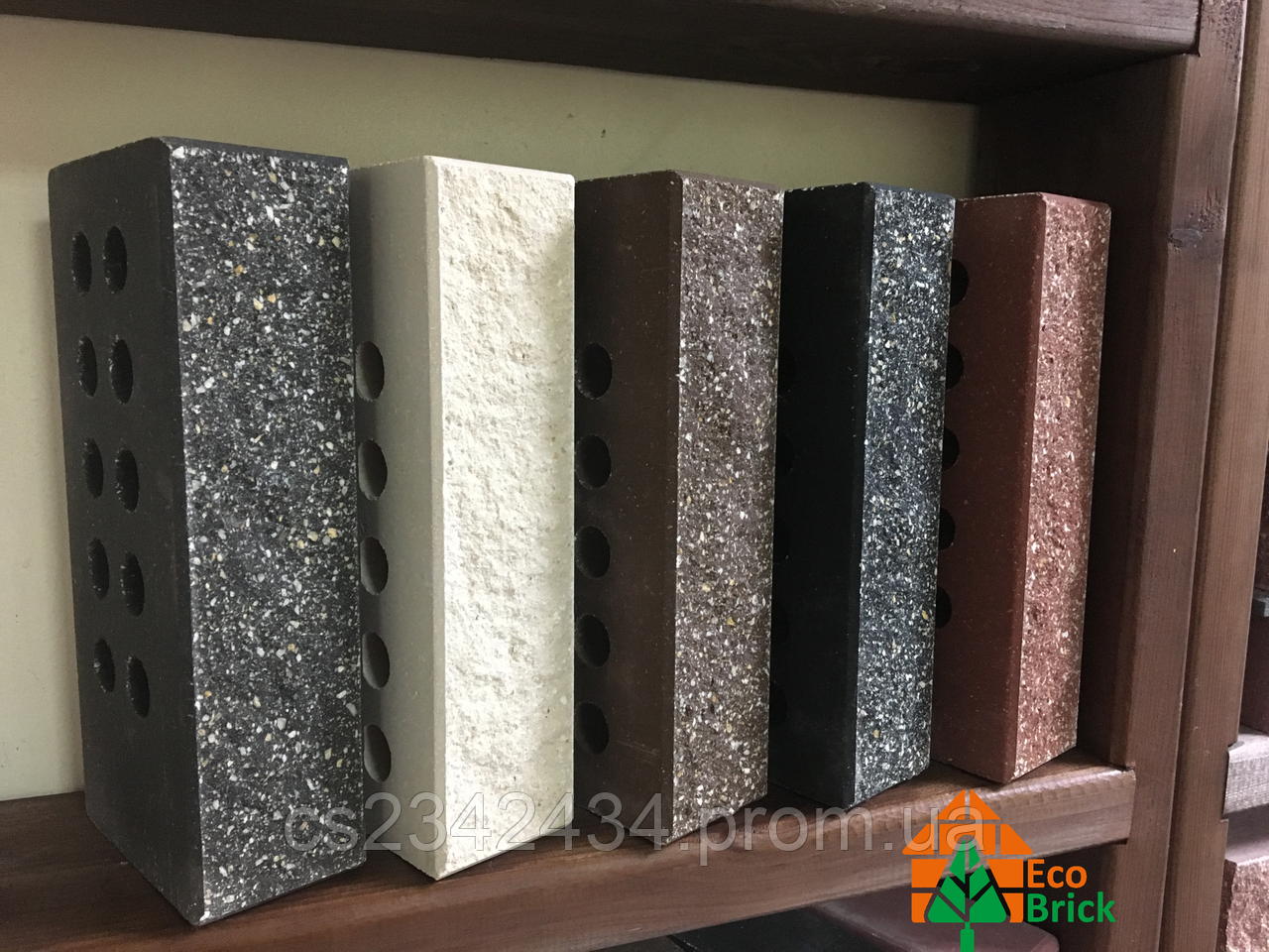Цегла облицювальна пустотіла ECOBRICK колота з фаскою