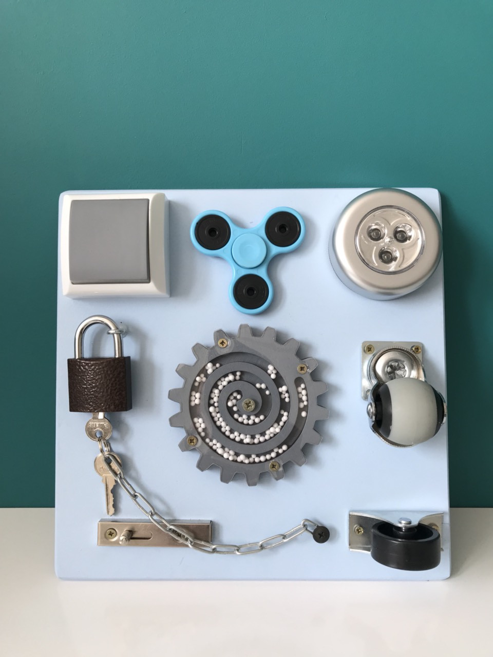 Бизиборд квадратний