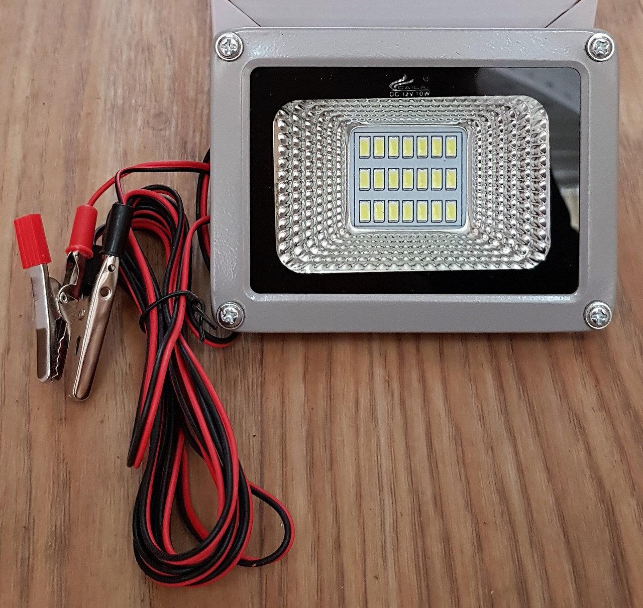 Переносной светодиодный прожектор 12v 10w LED 10w 12v (на зажимах крокодилах) - фото 1 - id-p1029448027