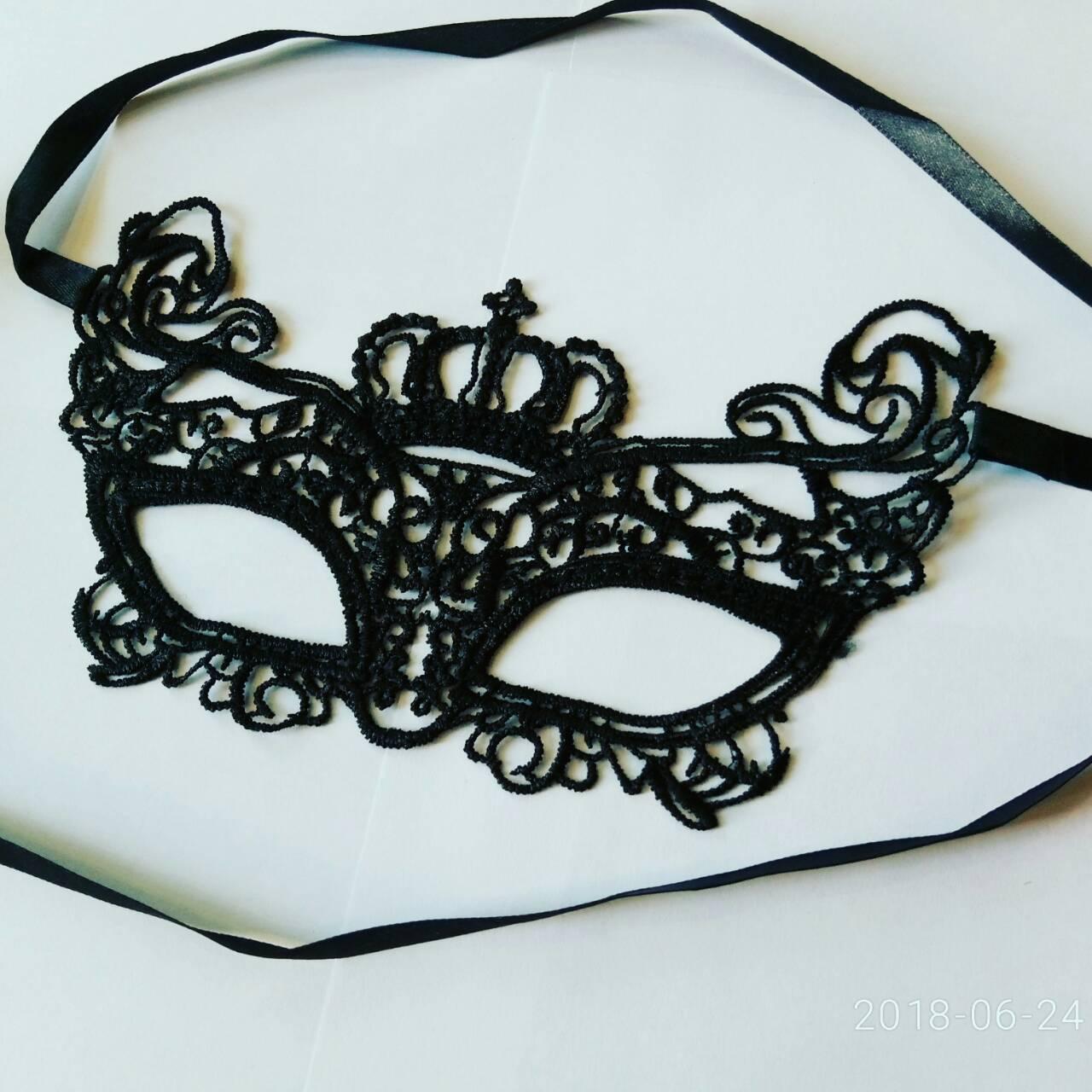 Ажурна жіноча маска на очі мереживна чорна 12