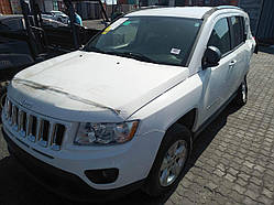 Авторозбирання Jeep Compass 2013 позашляховик 2,0 автомат США