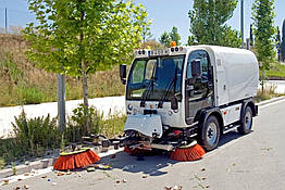 Вакуумна підмітально-прибиральна машина Ausa B400H