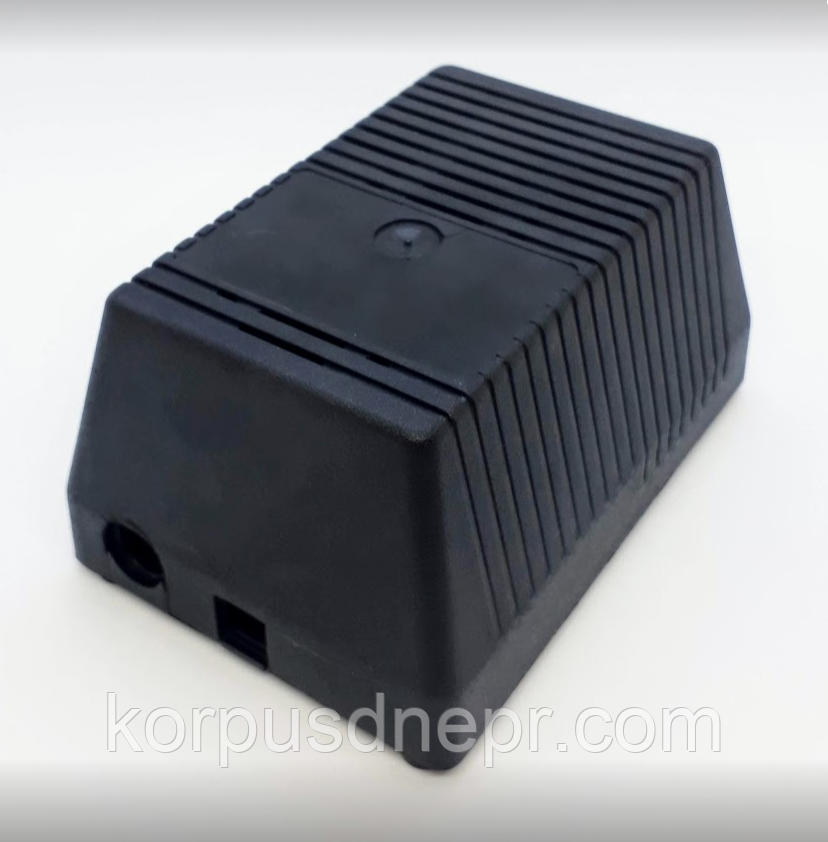 Корпус KM67B для електроніки 137х97х67