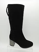 Замшеві чоботи. Розміри: 36.