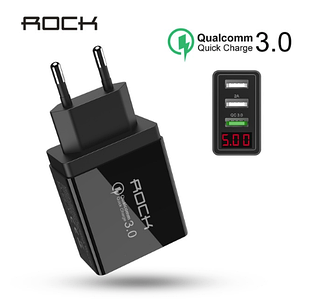 Зарядний пристрій ROCK на 3 USB-порти зі швидким заряджанням QC 3.0. Дисплей із вольтметром