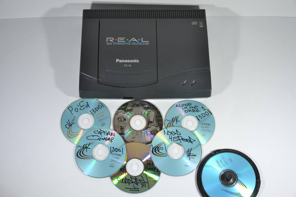 Panasonic FZ-10 インタラクティブマルチプレイヤー　REAL Игровая консоль Panasonic FZ-10 R.E.A.L. 3DO Interactive