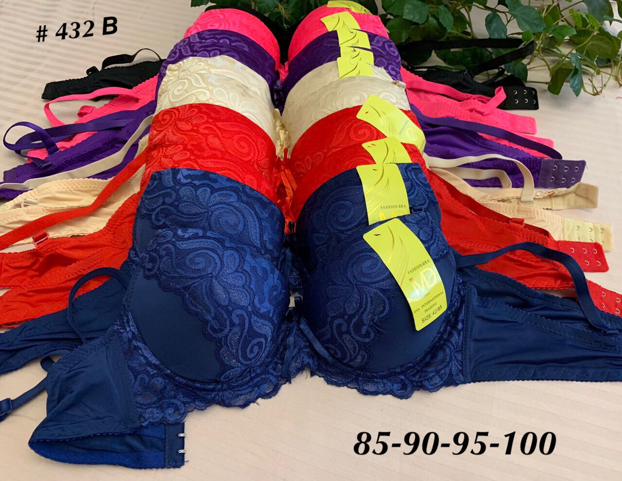 ЛІФЧИК З КРИВОВИМ СЕРЕДИНА ЧАШКА В БЮСТГАЛЬТЕР