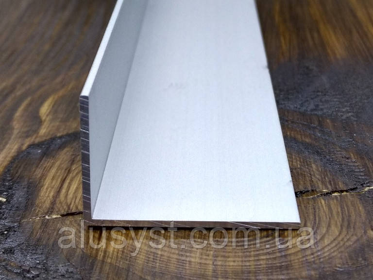 30х20х2 / 50 см / Кутник різнобічний / анодований