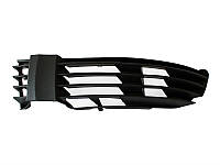 Решітка в бампер ліва VW Passat B5 00-05 рр.