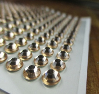 Камені самоклеючі (клейові стрази) 6 мм персикові 540 шт