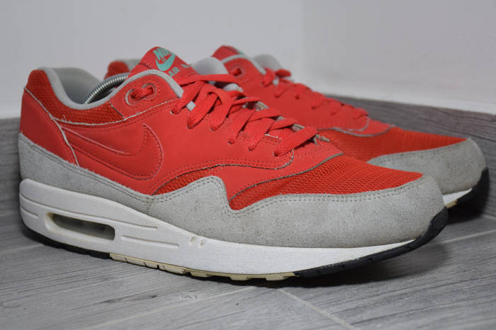 Nike Air Max 1 Essential . . 44 . 28